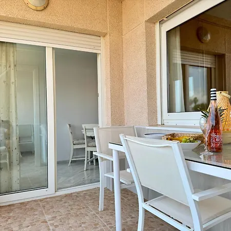 Daire Con Vistas Al Mar Y Piscina En *