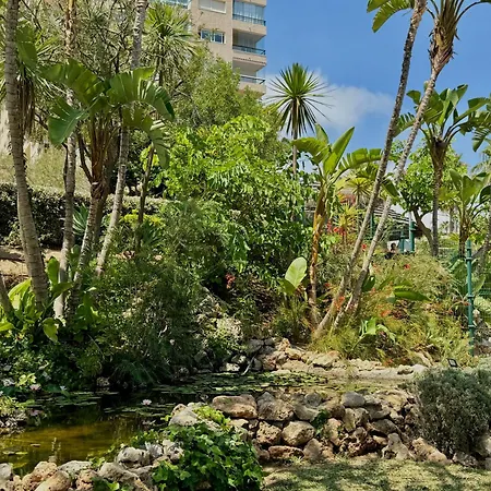 Con Vistas Al Mar Y Piscina En Daire